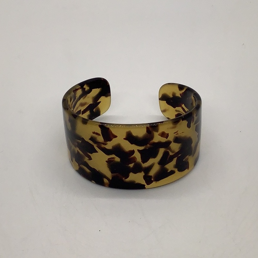 Tortoise Shell Cuff Bracelet And Earrings Set - image 4